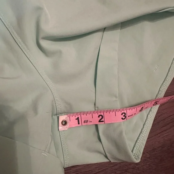 ZYIA Summer Shorts in Honeydew- XL - Picture 4 of 8